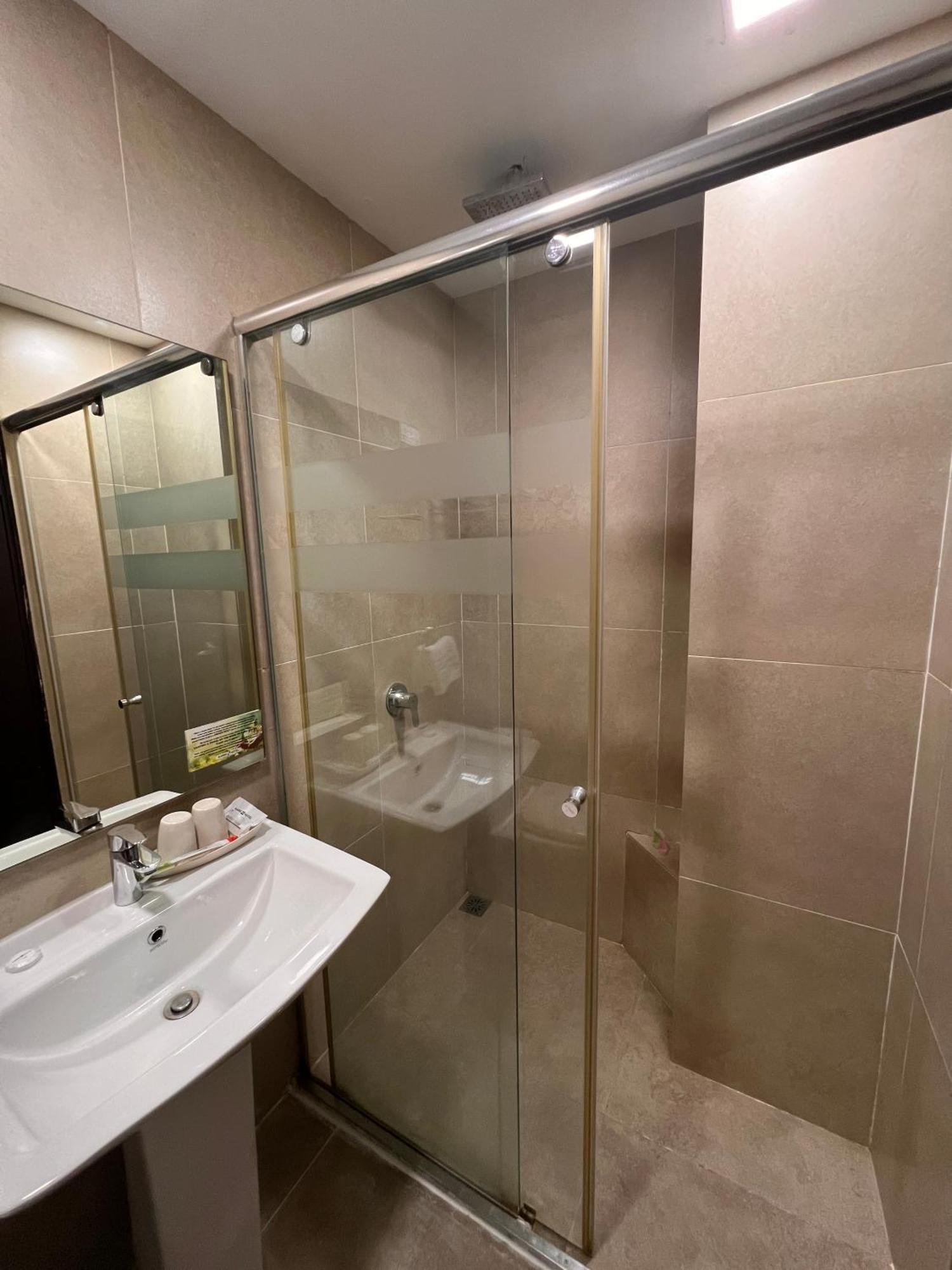 Ajang Hotel Miri Zewnętrze zdjęcie
